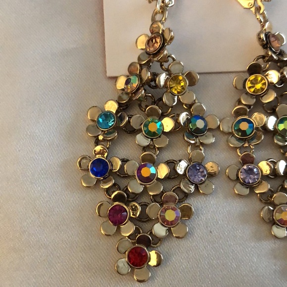 Betsey Johnson Gold Tone Flower Fest Chandelier Drop Earrings Crystal Accent NWT - Picture 9 of 12